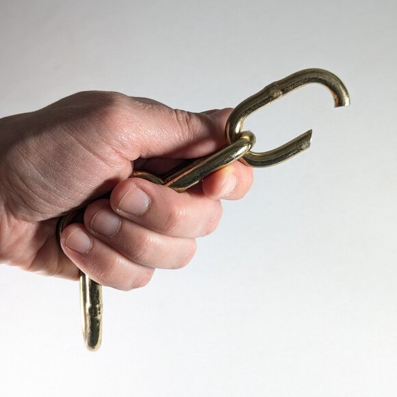 Linked chain bottle opener, gold toned metal welded chain - Picture 6 of 7